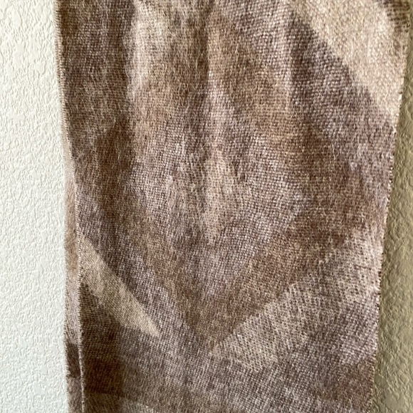 Cozy, soft tasseled acrylic/wool scarf in lovely earth tones, 72”X 10” - Picture 9 of 10